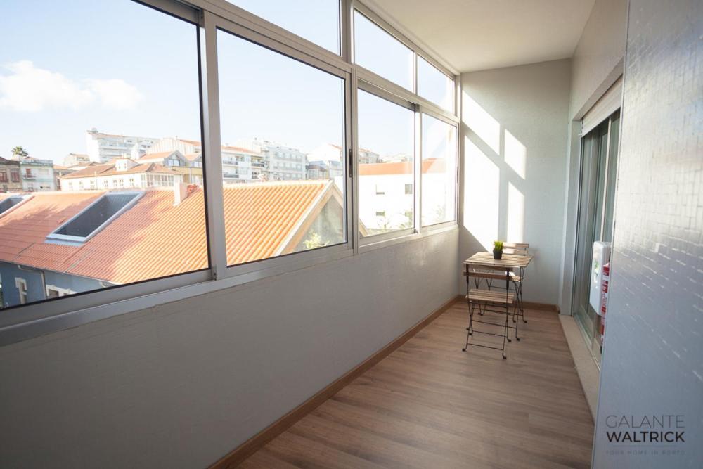 Downtown 3 Bedroom With Balcony - Quiet Street - Family Friendly - Groups Porto Ngoại thất bức ảnh
