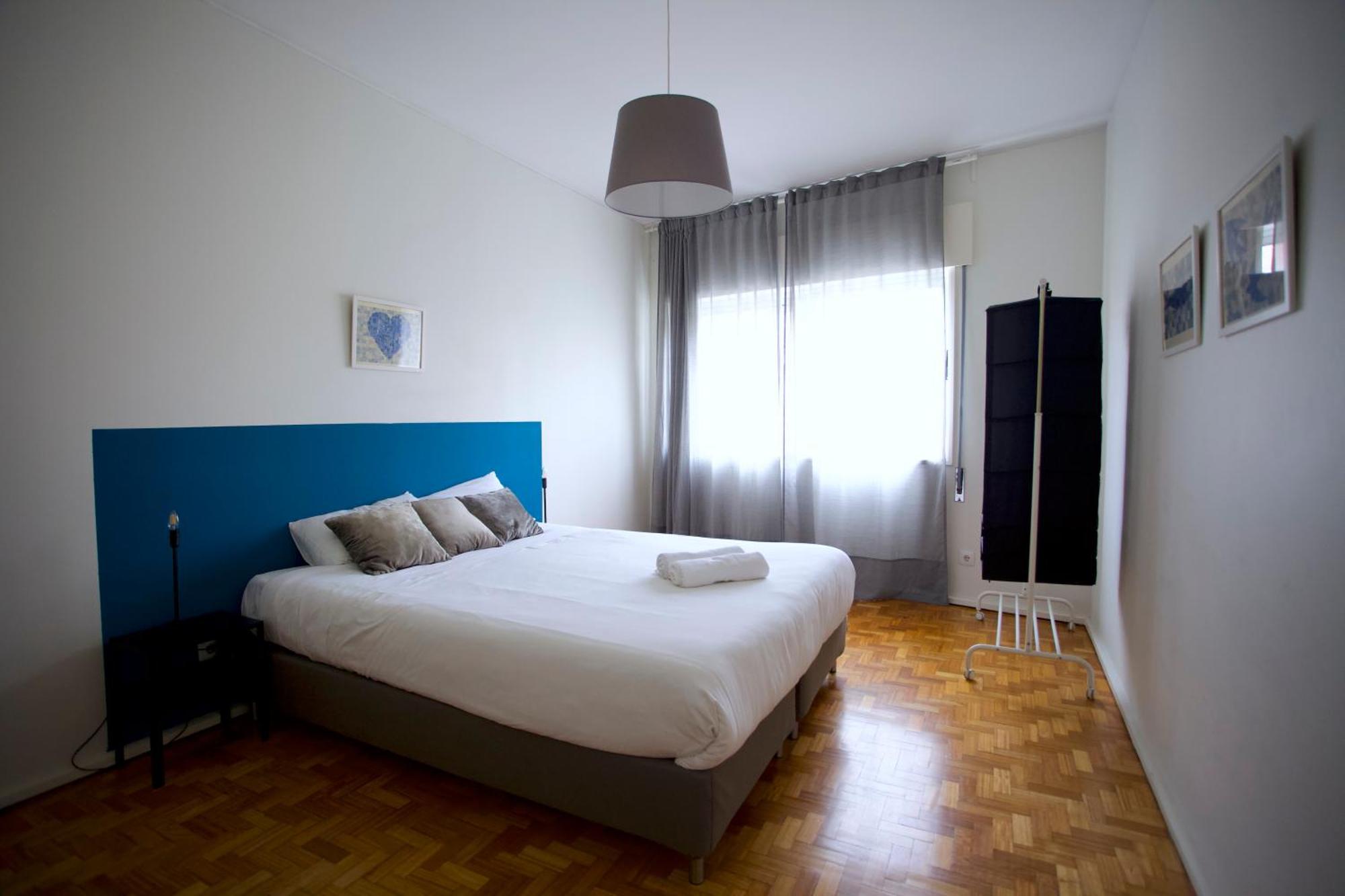 Downtown 3 Bedroom With Balcony - Quiet Street - Family Friendly - Groups Porto Ngoại thất bức ảnh