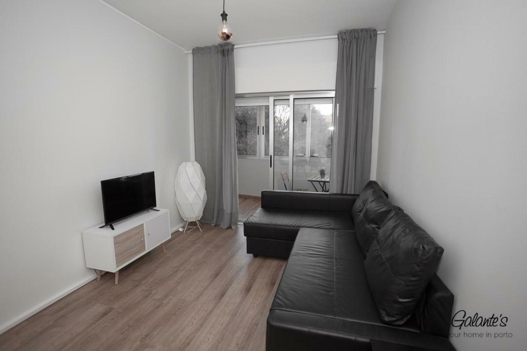Downtown 3 Bedroom With Balcony - Quiet Street - Family Friendly - Groups Porto Ngoại thất bức ảnh