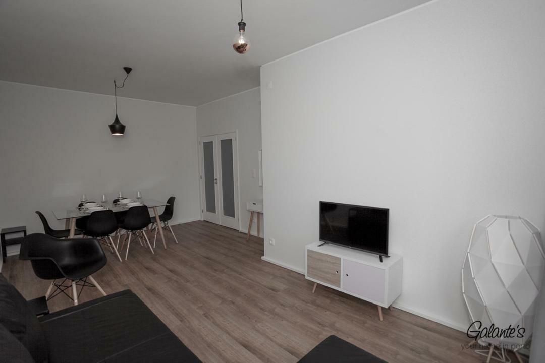Downtown 3 Bedroom With Balcony - Quiet Street - Family Friendly - Groups Porto Ngoại thất bức ảnh